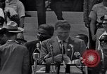 Image acteur Ossie Davis introduisant Burt Lancaster Washington DC USA, 1963, de la seconde 12 séquences d'archives historiques vidéo 65675029518
