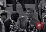 Image acteur Ossie Davis introduisant Burt Lancaster Washington DC USA, 1963, de la seconde 13 séquences d'archives historiques vidéo 65675029518