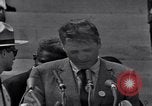 Image acteur Ossie Davis introduisant Burt Lancaster Washington DC USA, 1963, de la seconde 17 séquences d'archives historiques vidéo 65675029518