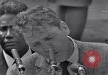 Image acteur Ossie Davis introduisant Burt Lancaster Washington DC USA, 1963, de la seconde 51 séquences d'archives historiques vidéo 65675029518