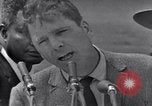 Image acteur Ossie Davis introduisant Burt Lancaster Washington DC USA, 1963, de la seconde 59 séquences d'archives historiques vidéo 65675029518