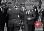 Immagine di Martin Luther King Jr con i diritti civili leader Washington DC USA, 1963, secondo 5 filmato di repertorio 65675029521