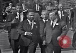 Immagine di Martin Luther King Jr con i diritti civili leader Washington DC USA, 1963, secondo 13 filmato di repertorio 65675029521