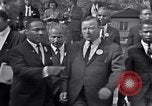 Immagine di Martin Luther King Jr con i diritti civili leader Washington DC USA, 1963, secondo 15 filmato di repertorio 65675029521