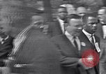 Immagine di Martin Luther King Jr con i diritti civili leader Washington DC USA, 1963, secondo 17 filmato di repertorio 65675029521