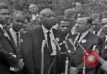 Immagine di Martin Luther King Jr con i diritti civili leader Washington DC USA, 1963, secondo 34 filmato di repertorio 65675029521