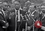 Immagine di Martin Luther King Jr con i diritti civili leader Washington DC USA, 1963, secondo 42 filmato di repertorio 65675029521
