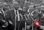 Immagine di Martin Luther King Jr con i diritti civili leader Washington DC USA, 1963, secondo 44 filmato di repertorio 65675029521