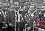 Immagine di Martin Luther King Jr con i diritti civili leader Washington DC USA, 1963, secondo 59 filmato di repertorio 65675029521