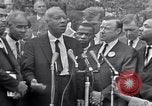 Immagine di Martin Luther King Jr con i diritti civili leader Washington DC USA, 1963, secondo 61 filmato di repertorio 65675029521