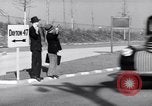 Standbild Die Einstellung von Frauen Krieg Mitarbeiter der Produktion Dayton Ohio USA, 1943, aus Sekunde 9 historischem Filmmaterial Videoclip 65675029530