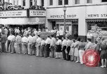 Standbild Die Einstellung von Frauen Krieg Mitarbeiter der Produktion Dayton Ohio USA, 1943, aus Sekunde 27 historischem Filmmaterial Videoclip 65675029530