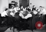 Standbild Die Einstellung von Frauen Krieg Mitarbeiter der Produktion Dayton Ohio USA, 1943, aus Sekunde 58 historischem Filmmaterial Videoclip 65675029530