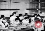 Standbild Deaktiviert die amerikanischen Arbeiter freiwillig während Zweiten Weltkrieg Arbeitskräftemangel Dayton Ohio USA, 1943, aus Sekunde 5 historischem Filmmaterial Videoclip 65675029531
