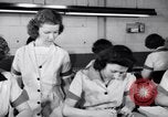 Standbild Deaktiviert die amerikanischen Arbeiter freiwillig während Zweiten Weltkrieg Arbeitskräftemangel Dayton Ohio USA, 1943, aus Sekunde 6 historischem Filmmaterial Videoclip 65675029531