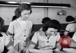 Standbild Deaktiviert die amerikanischen Arbeiter freiwillig während Zweiten Weltkrieg Arbeitskräftemangel Dayton Ohio USA, 1943, aus Sekunde 8 historischem Filmmaterial Videoclip 65675029531
