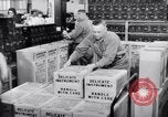 Standbild Deaktiviert die amerikanischen Arbeiter freiwillig während Zweiten Weltkrieg Arbeitskräftemangel Dayton Ohio USA, 1943, aus Sekunde 32 historischem Filmmaterial Videoclip 65675029531