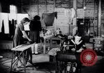 Standbild Zweiten Weltkrieg Krieg Arbeiter Wohnungsnot in Dayton Ohio Dayton Ohio USA, 1943, aus Sekunde 8 historischem Filmmaterial Videoclip 65675029533