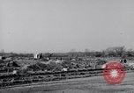 Standbild Zweiten Weltkrieg Krieg Arbeiter Wohnungsnot in Dayton Ohio Dayton Ohio USA, 1943, aus Sekunde 24 historischem Filmmaterial Videoclip 65675029533