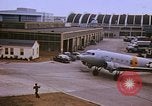 Image Douglas DC-3 océan Antarctique, 1950, de la seconde 12 séquences d'archives historiques vidéo 65675029538