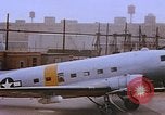 Image Douglas DC-3 océan Antarctique, 1950, de la seconde 14 séquences d'archives historiques vidéo 65675029538
