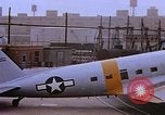 Image Douglas DC-3 océan Antarctique, 1950, de la seconde 17 séquences d'archives historiques vidéo 65675029538