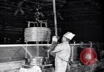 Image galvanisation de fils United States USA, 1924, de la seconde 16 séquences d'archives historiques vidéo 65675029555
