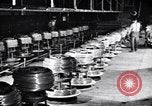 Image galvanisation de fils United States USA, 1924, de la seconde 44 séquences d'archives historiques vidéo 65675029555