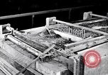 Image galvanisation de fils United States USA, 1924, de la seconde 55 séquences d'archives historiques vidéo 65675029555