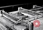 Image galvanisation de fils United States USA, 1924, de la seconde 58 séquences d'archives historiques vidéo 65675029555