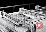 Image galvanisation de fils United States USA, 1924, de la seconde 60 séquences d'archives historiques vidéo 65675029555