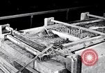 Image galvanisation de fils United States USA, 1924, de la seconde 61 séquences d'archives historiques vidéo 65675029555