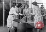 Image d'installations pour les femmes employés United States USA, 1931, de la seconde 33 séquences d'archives historiques vidéo 65675029562