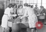 Image d'installations pour les femmes employés United States USA, 1931, de la seconde 35 séquences d'archives historiques vidéo 65675029562