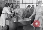 Image d'installations pour les femmes employés United States USA, 1931, de la seconde 36 séquences d'archives historiques vidéo 65675029562