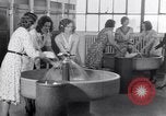 Image d'installations pour les femmes employés United States USA, 1931, de la seconde 37 séquences d'archives historiques vidéo 65675029562