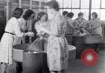 Image d'installations pour les femmes employés United States USA, 1931, de la seconde 40 séquences d'archives historiques vidéo 65675029562