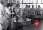 Image d'installations pour les femmes employés United States USA, 1931, de la seconde 41 séquences d'archives historiques vidéo 65675029562