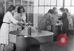 Image d'installations pour les femmes employés United States USA, 1931, de la seconde 44 séquences d'archives historiques vidéo 65675029562