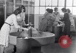 Image d'installations pour les femmes employés United States USA, 1931, de la seconde 45 séquences d'archives historiques vidéo 65675029562