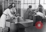 Image d'installations pour les femmes employés United States USA, 1931, de la seconde 46 séquences d'archives historiques vidéo 65675029562