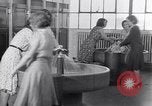 Image d'installations pour les femmes employés United States USA, 1931, de la seconde 48 séquences d'archives historiques vidéo 65675029562