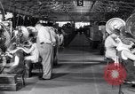 Image Précautions de sécurité en usine United States USA, 1931, de la seconde 33 séquences d'archives historiques vidéo 65675029563