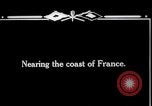 Standbild Die amerikanischen Truppen board Eisenbahn Zug für Front Brest Frankreich, 1918, aus Sekunde 3 historischem Filmmaterial Videoclip 65675029579