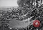 Standbild American 2 Division Truppen Missy-Aux-Bois Frankreich, 1918, aus Sekunde 20 historischem Filmmaterial Videoclip 65675029588