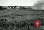 Standbild 305th und 306 Infanterie Longueval Frankreich, 1918, aus Sekunde 29 historischem Filmmaterial Videoclip 65675029597