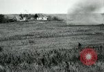 Standbild 305th und 306 Infanterie Longueval Frankreich, 1918, aus Sekunde 31 historischem Filmmaterial Videoclip 65675029597