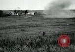 Standbild 305th und 306 Infanterie Longueval Frankreich, 1918, aus Sekunde 32 historischem Filmmaterial Videoclip 65675029597