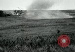 Standbild 305th und 306 Infanterie Longueval Frankreich, 1918, aus Sekunde 37 historischem Filmmaterial Videoclip 65675029597