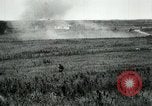 Standbild 305th und 306 Infanterie Longueval Frankreich, 1918, aus Sekunde 42 historischem Filmmaterial Videoclip 65675029597